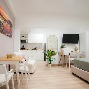 https://michelangelo-80-apartment.hotels-amalfi.com