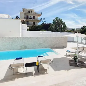 Appartamento Mediterranea - Seaview, Pool & Garden